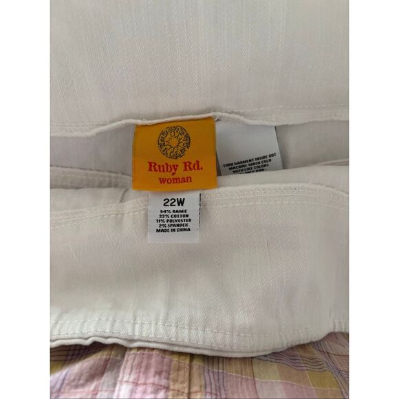 NWT Ruby Rd. White Capri - Picture 4 of 4